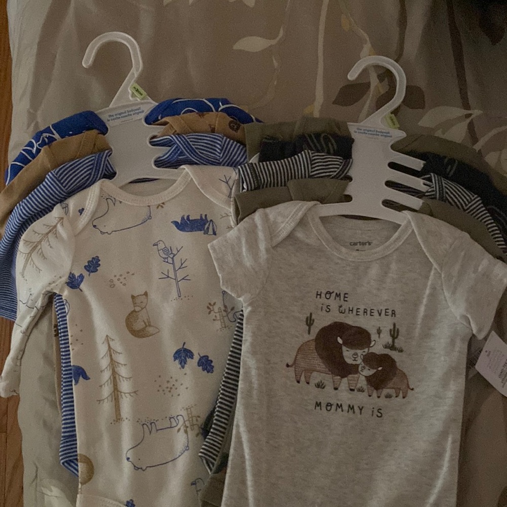 Carter’s BodySuits size: 3m